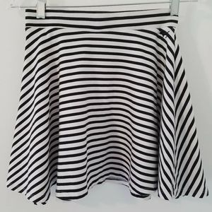 PINK By Victoria's Secret Mini Striped Skirt Sz S Black & White